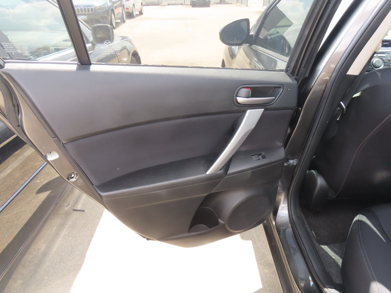 2011 Mazda Mazda3 photo 16 of 23