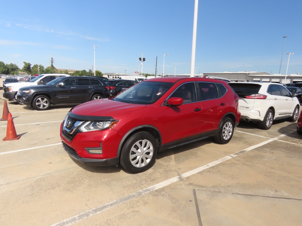 2017 Nissan Rogue photo 2 of 30