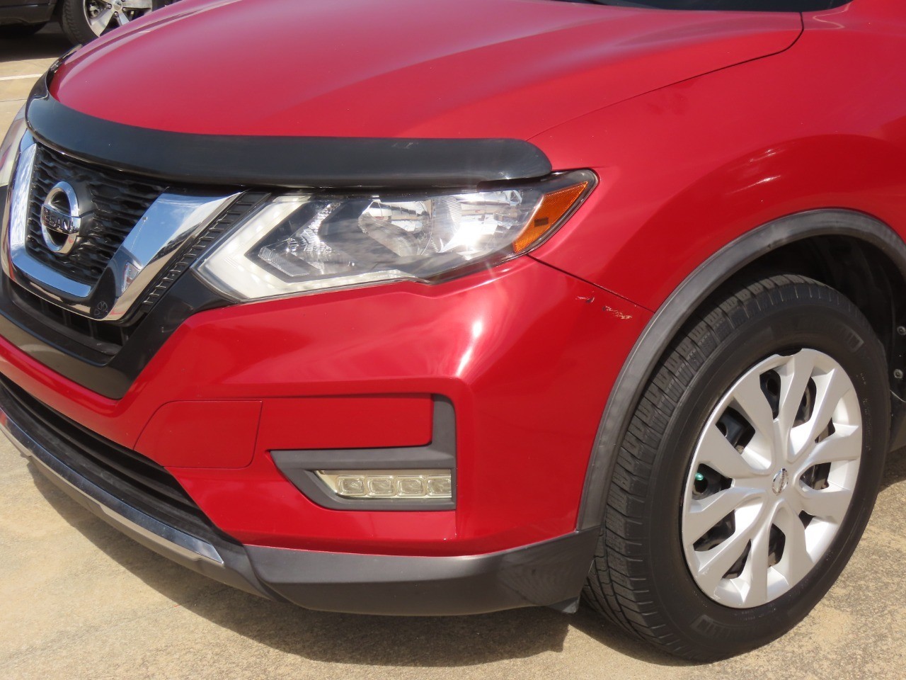 2017 Nissan Rogue photo 3 of 30