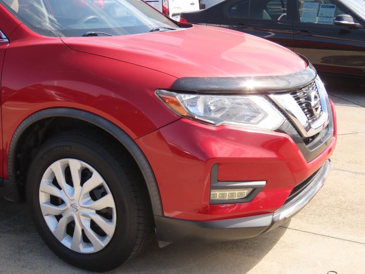 2017 Nissan Rogue photo 6 of 30