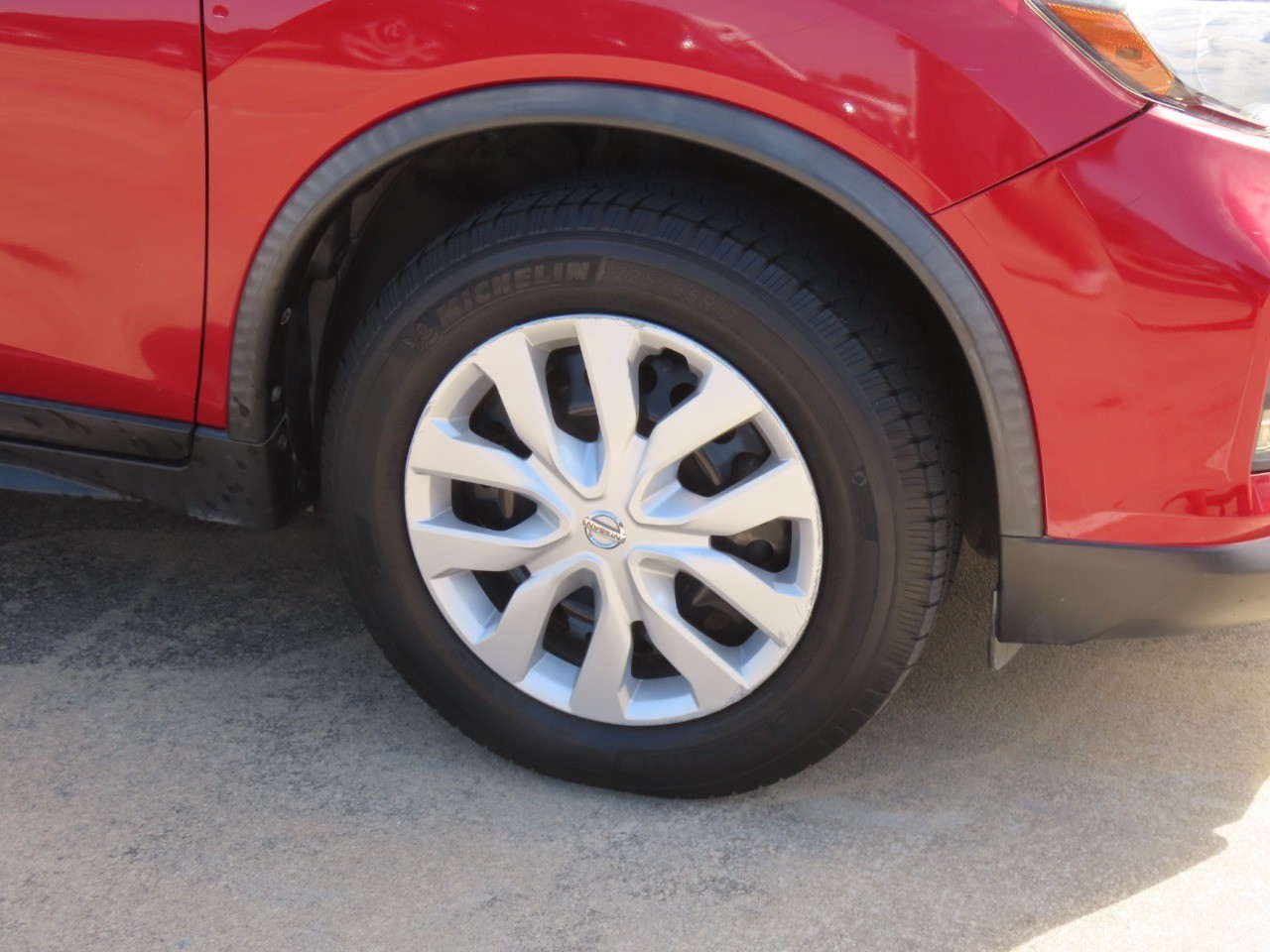 2017 Nissan Rogue photo 9 of 30