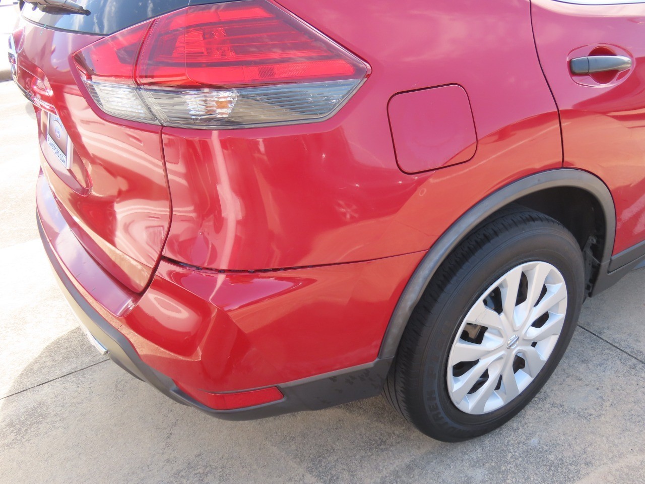 2017 Nissan Rogue photo 12 of 30
