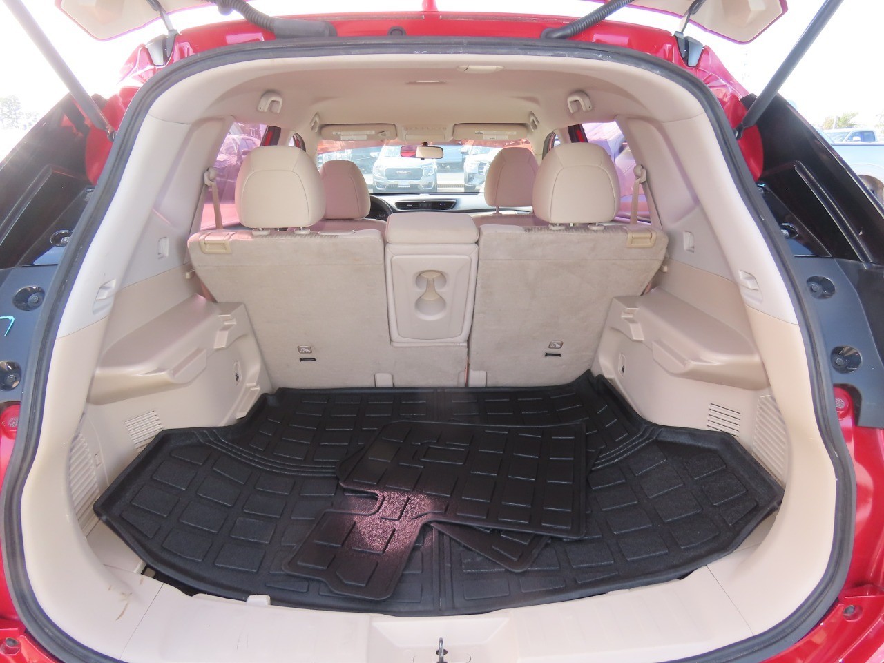 2017 Nissan Rogue photo 13 of 30