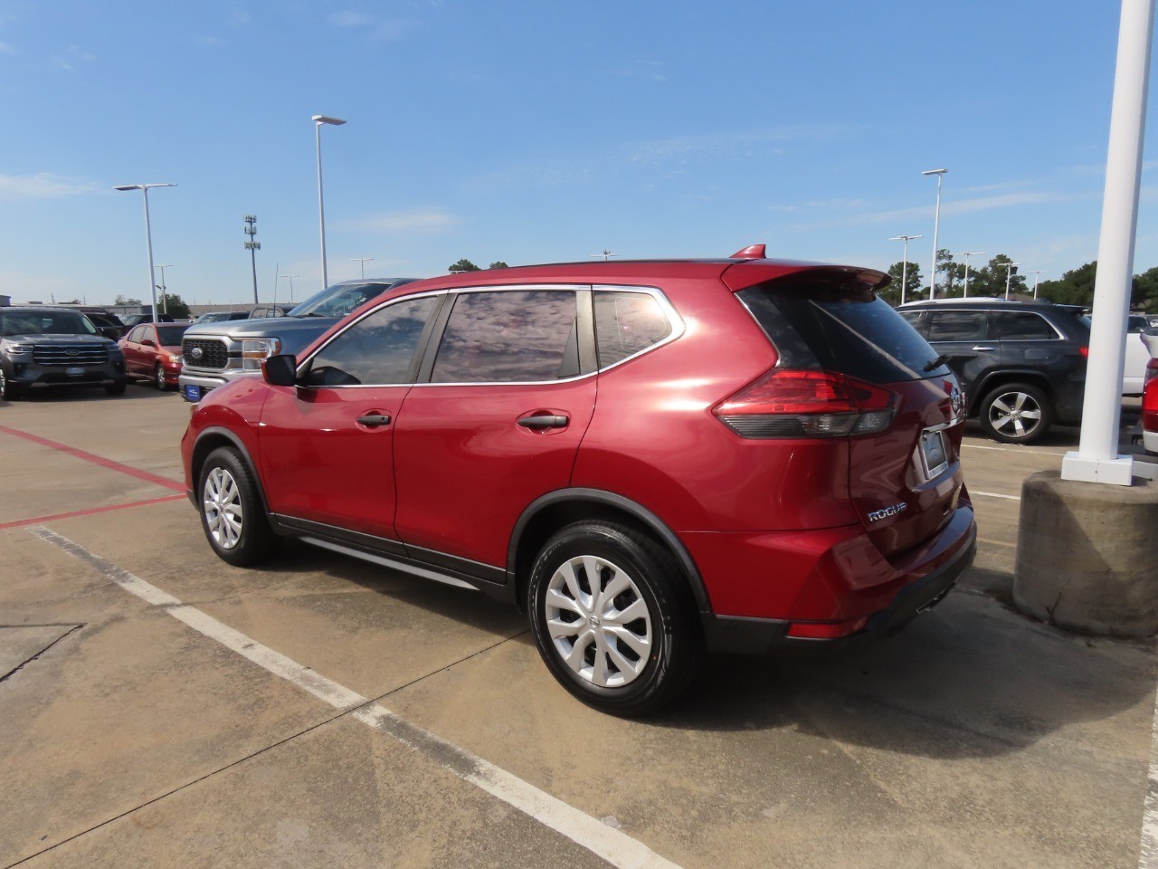 2017 Nissan Rogue photo 15 of 30