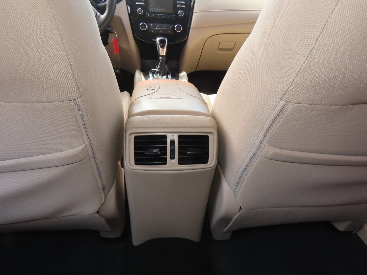 2017 Nissan Rogue photo 20 of 30