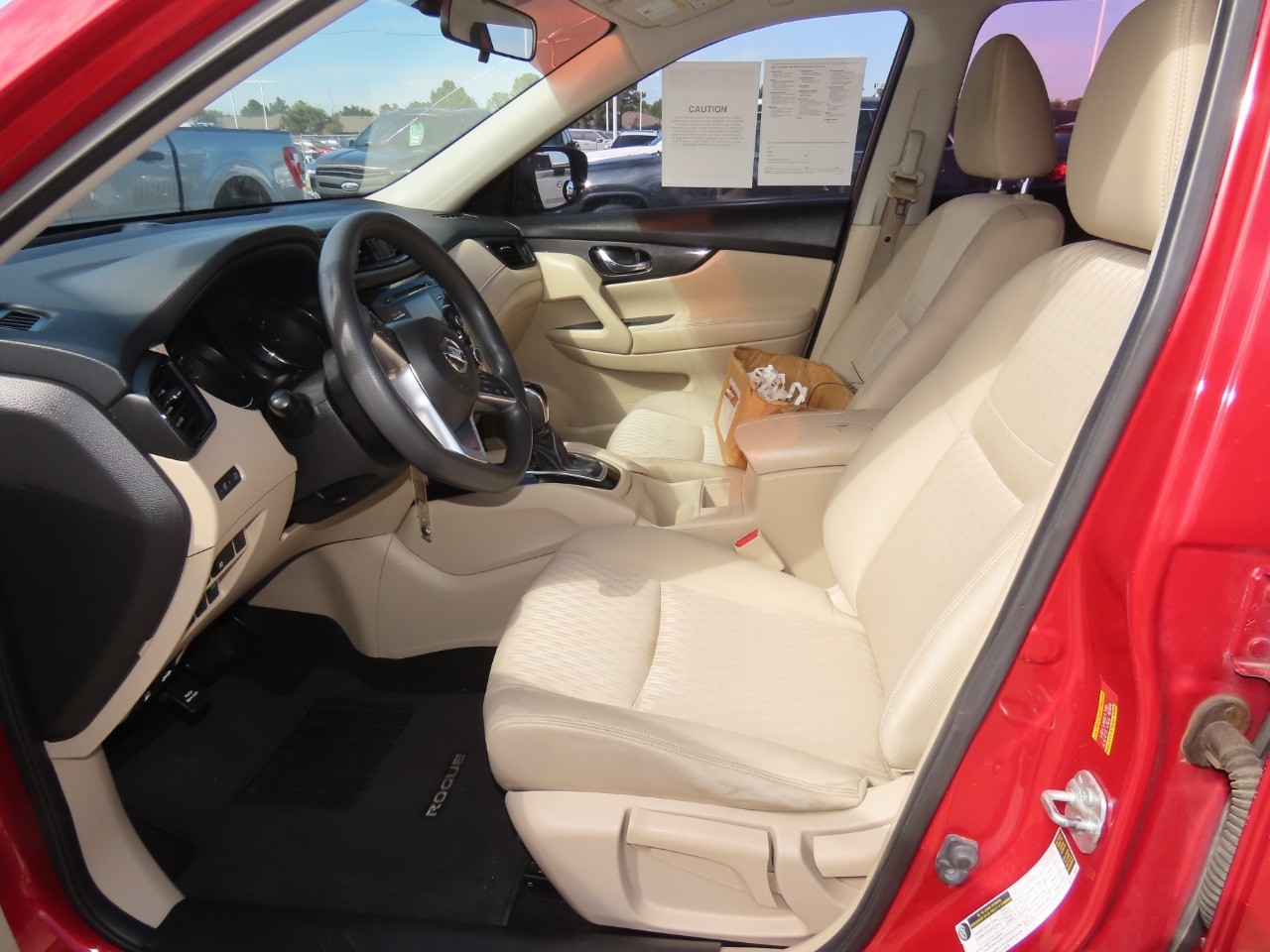 2017 Nissan Rogue photo 24 of 30