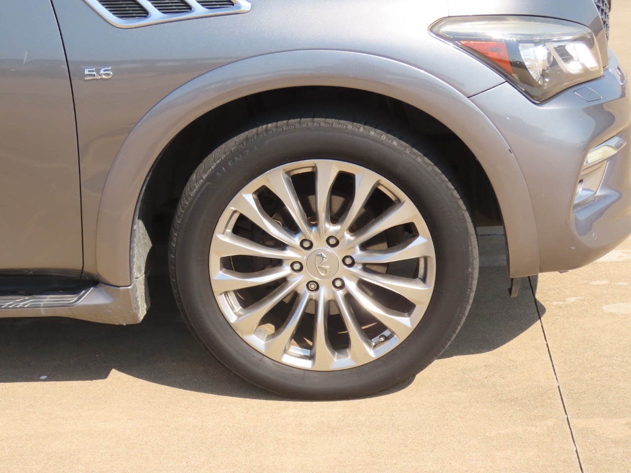 2015 INFINITI QX80 - 8