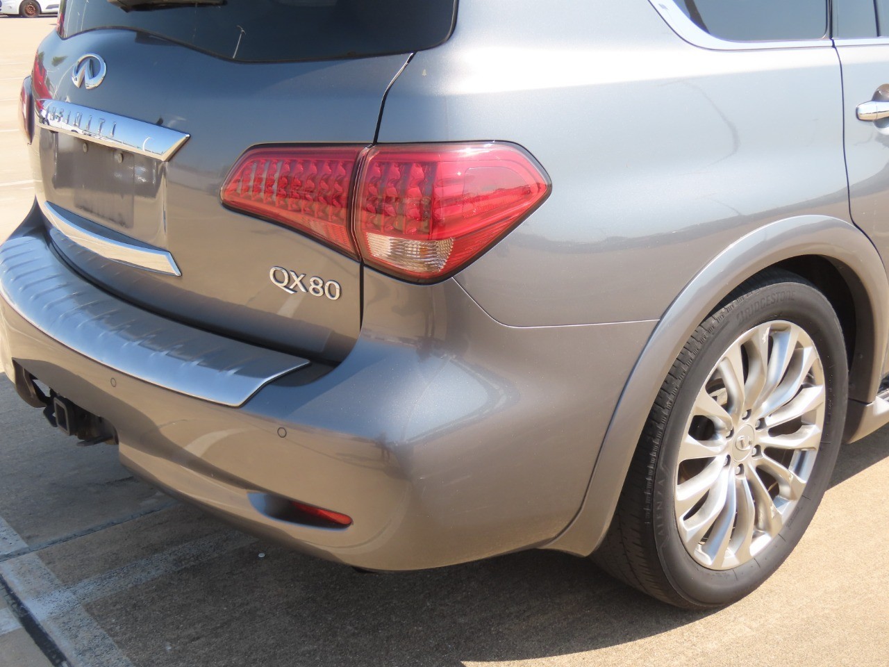 2015 INFINITI QX80 - 11
