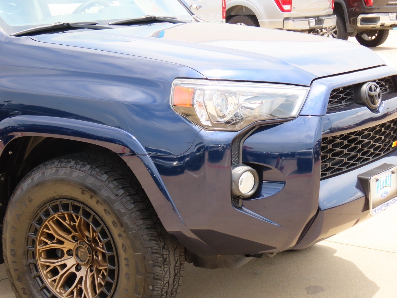 2019 Toyota 4Runner Limited 2WD (Natl) photo
