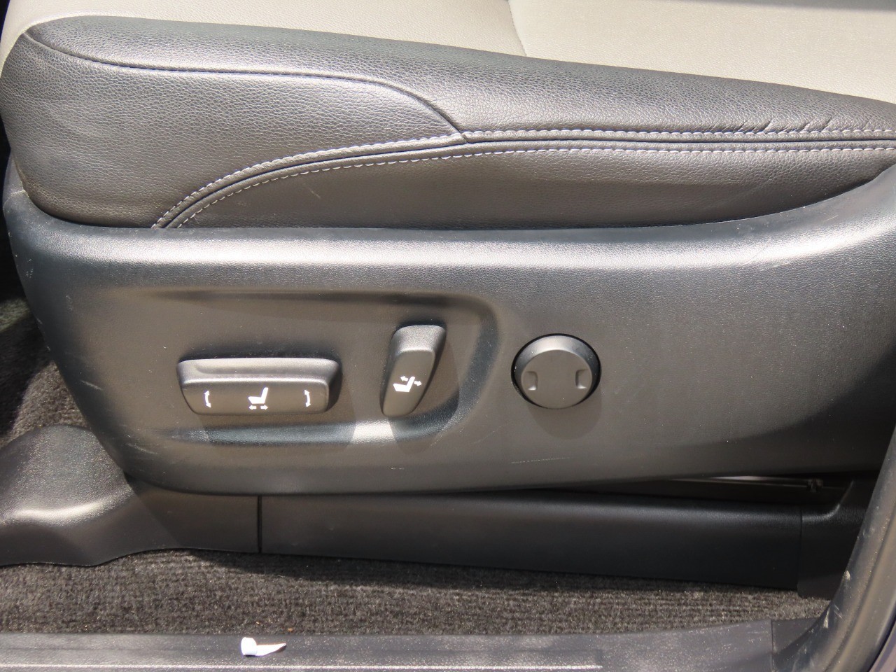 2019 Toyota 4Runner Limited 2WD (Natl) photo