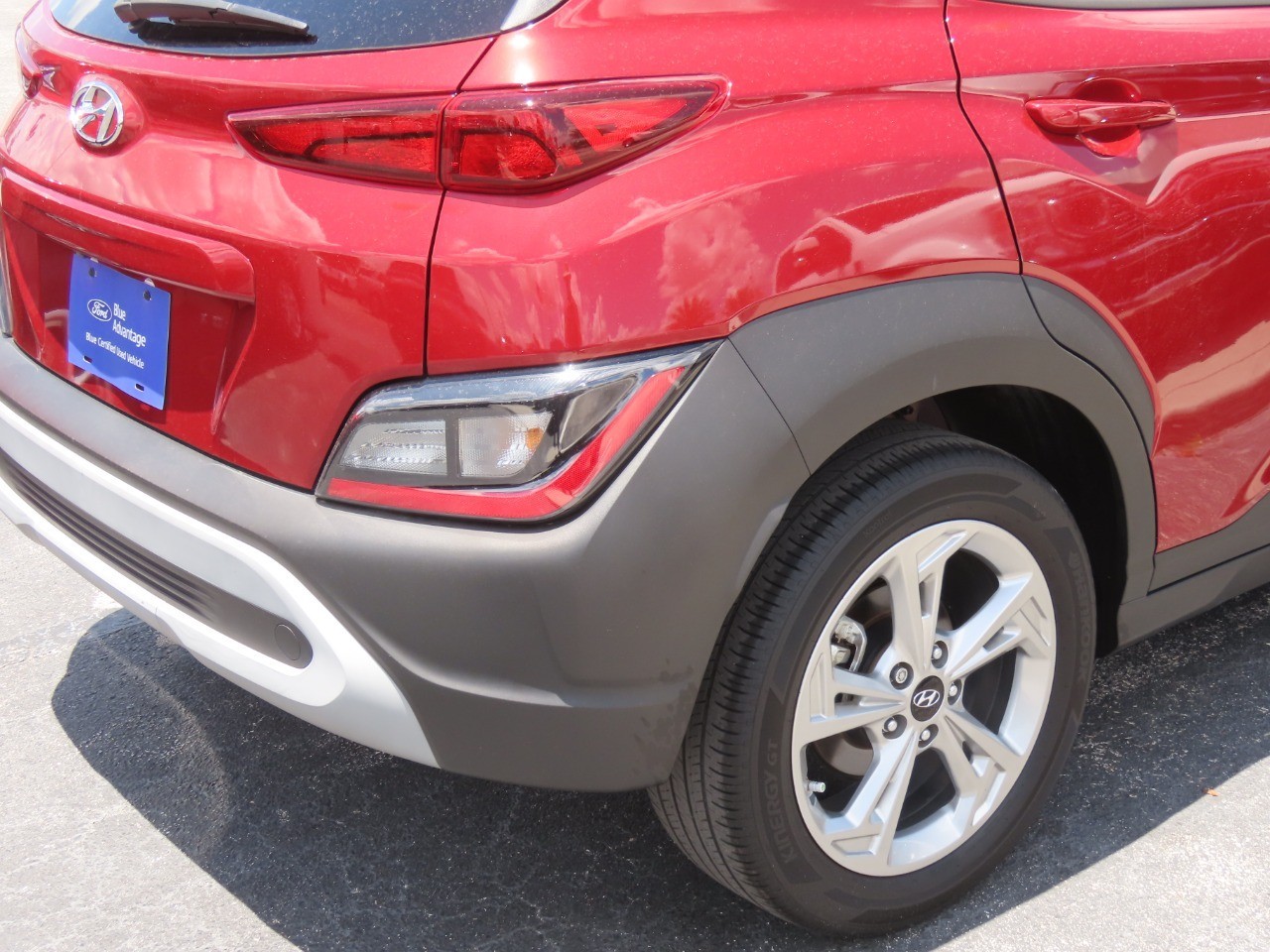 2023 Hyundai KONA SEL - 8