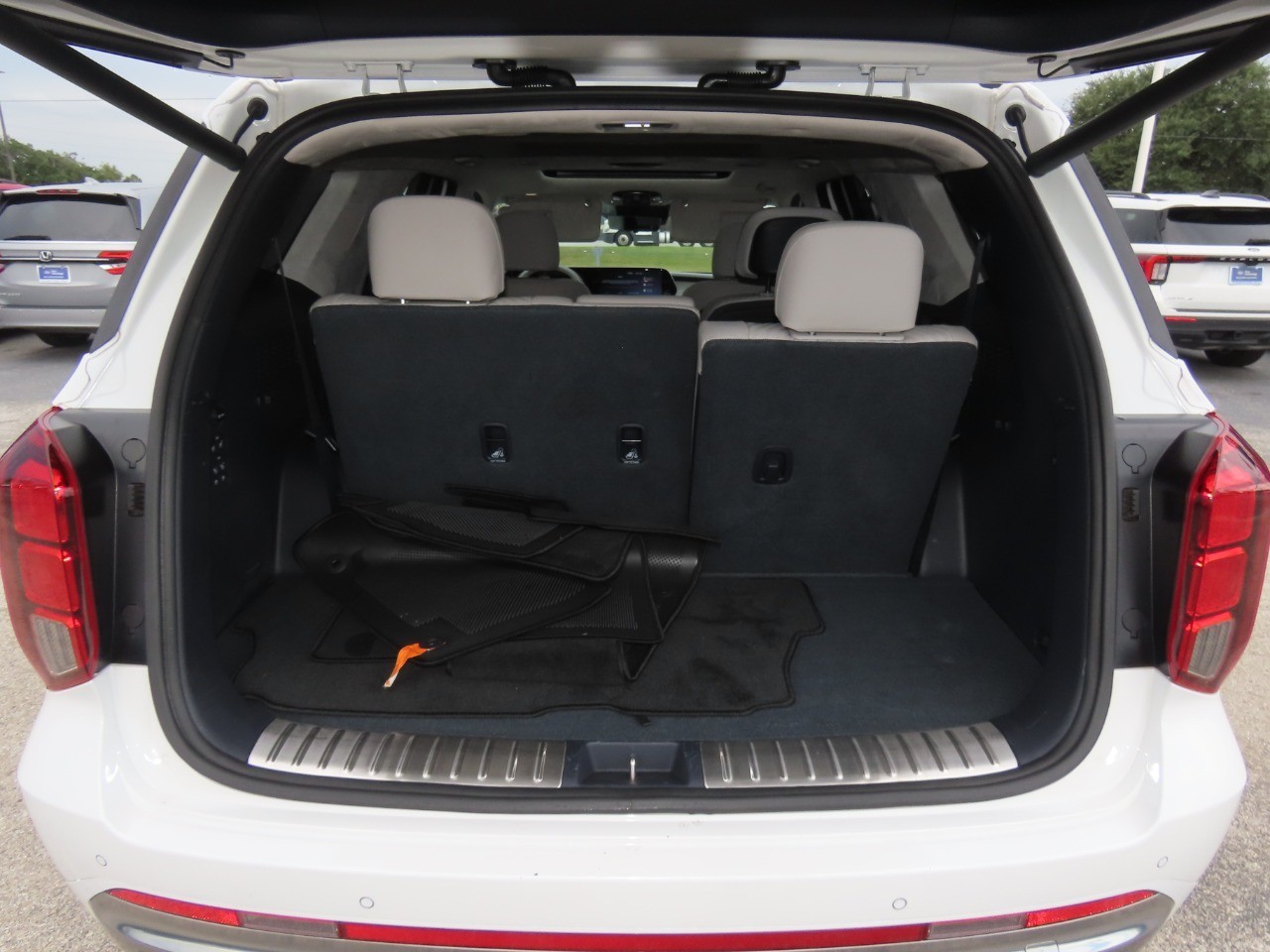2025 Hyundai PALISADE photo 14 of 34