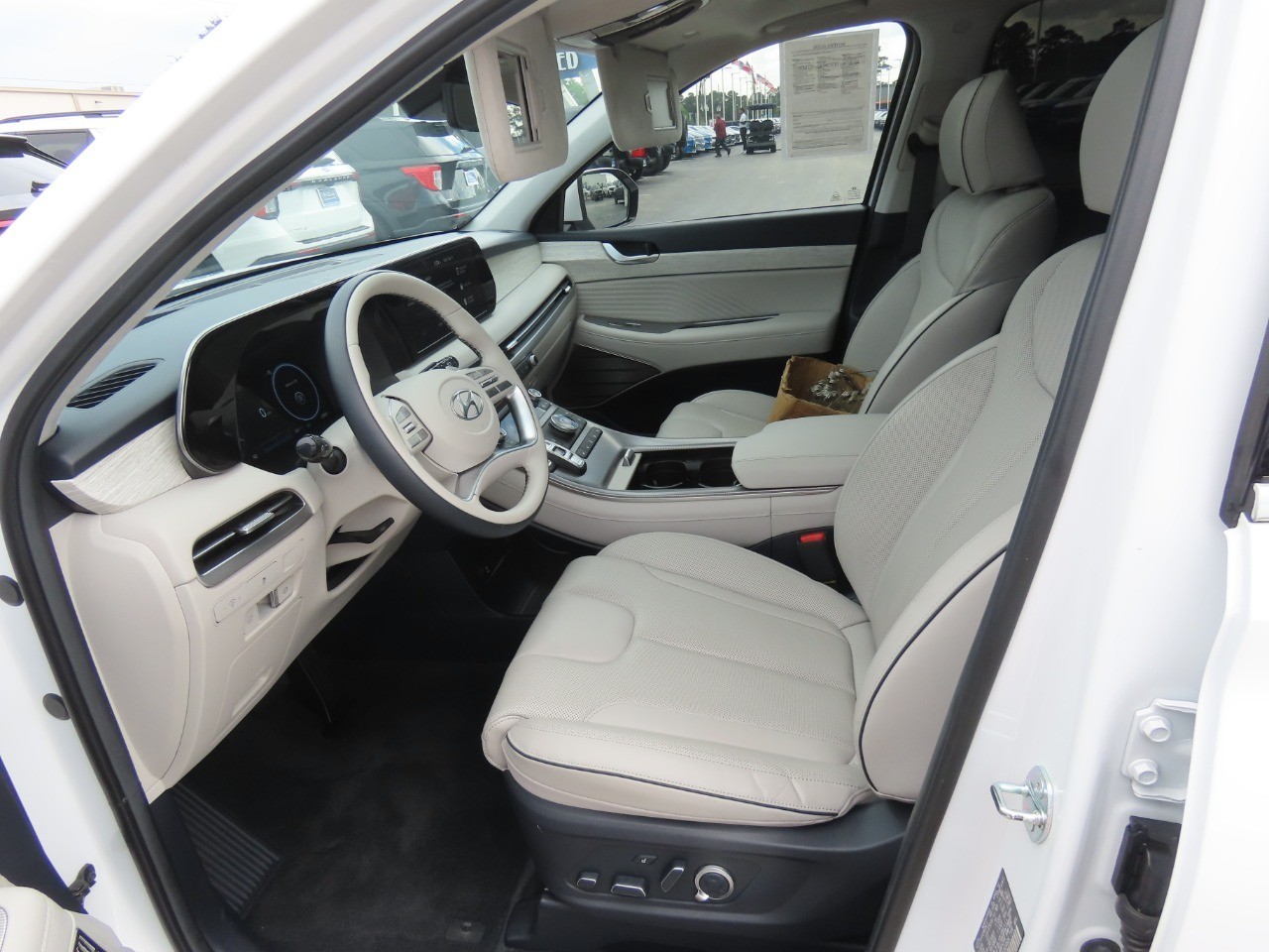 2025 Hyundai PALISADE photo 27 of 34