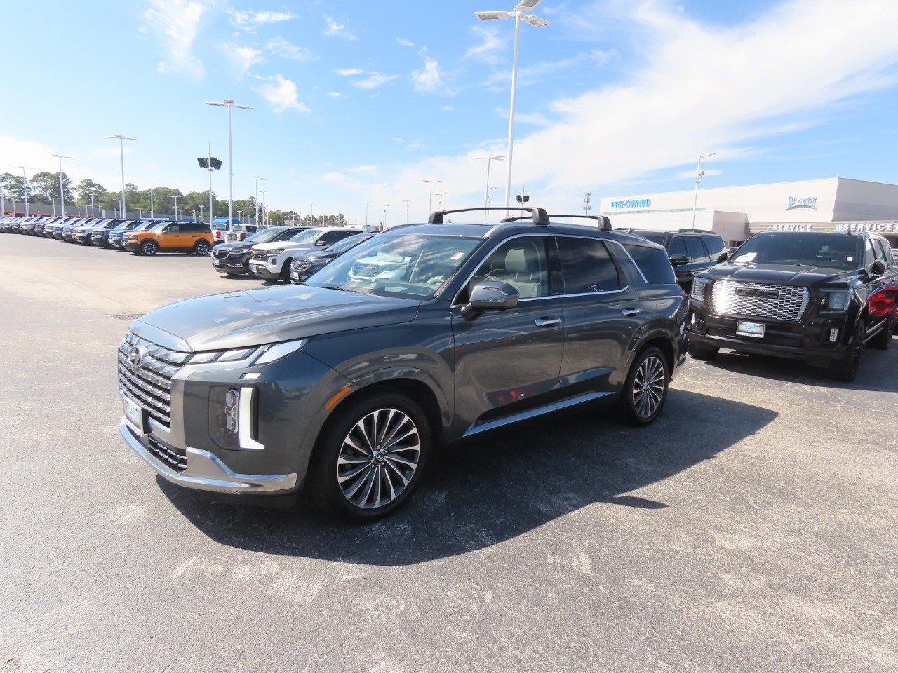 2024 Hyundai PALISADE photo 2 of 34