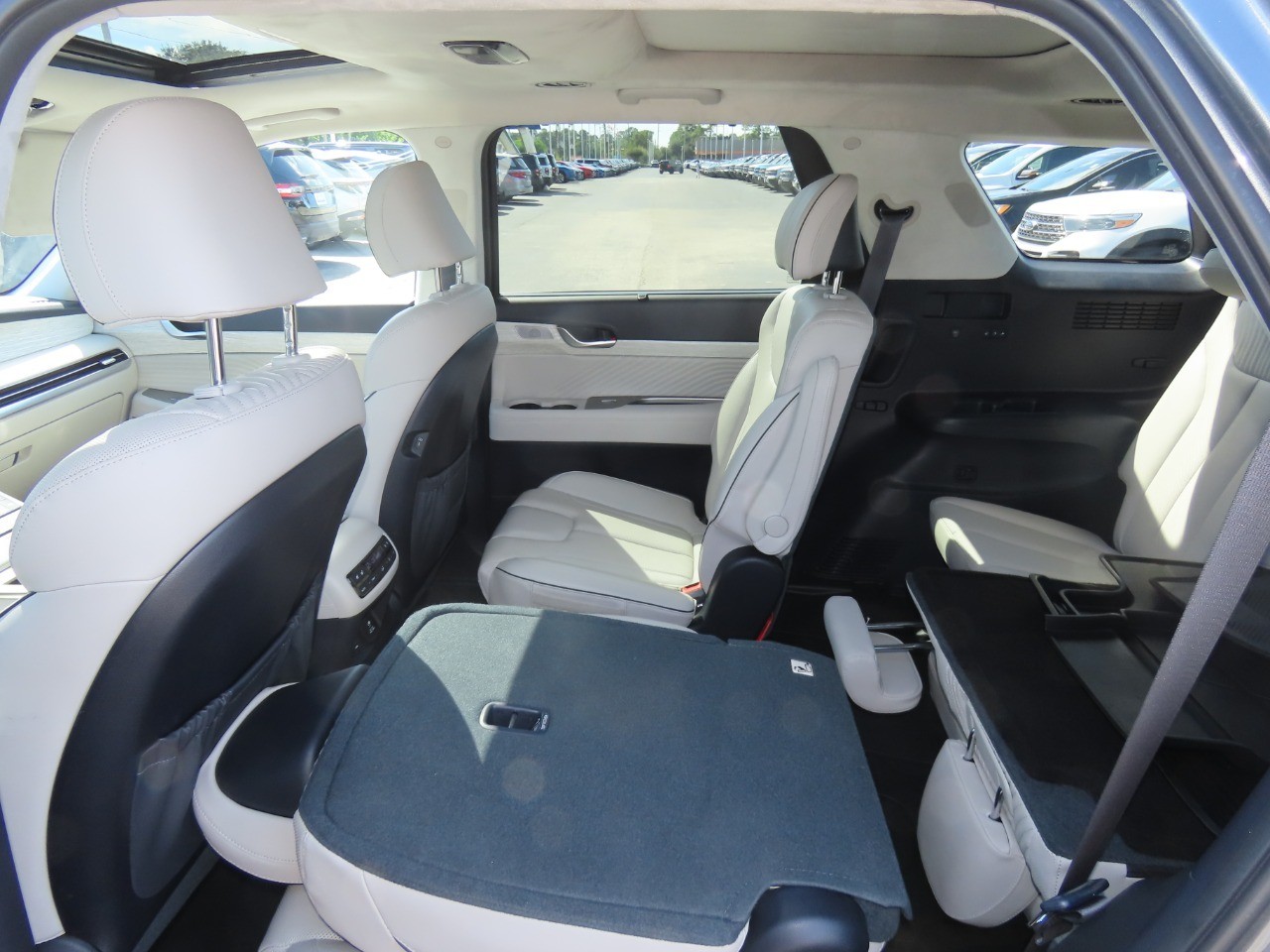 2024 Hyundai PALISADE photo 21 of 34