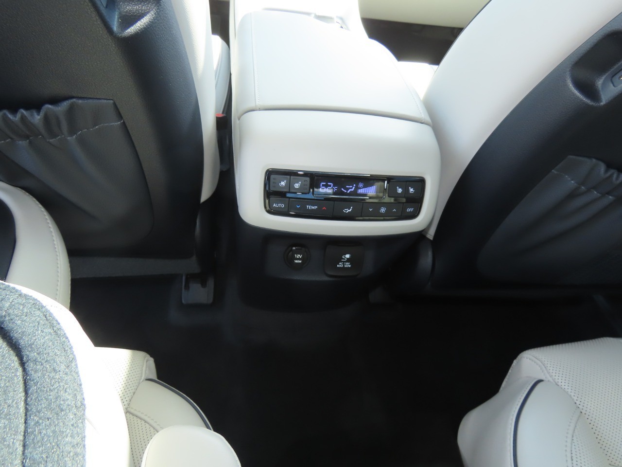 2024 Hyundai PALISADE photo 23 of 34