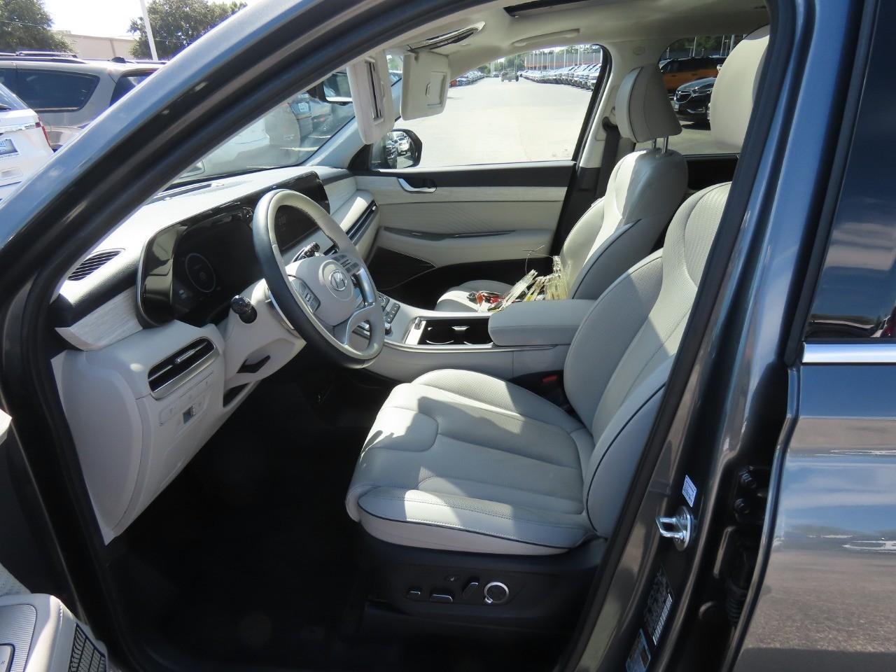 2024 Hyundai PALISADE photo 27 of 34