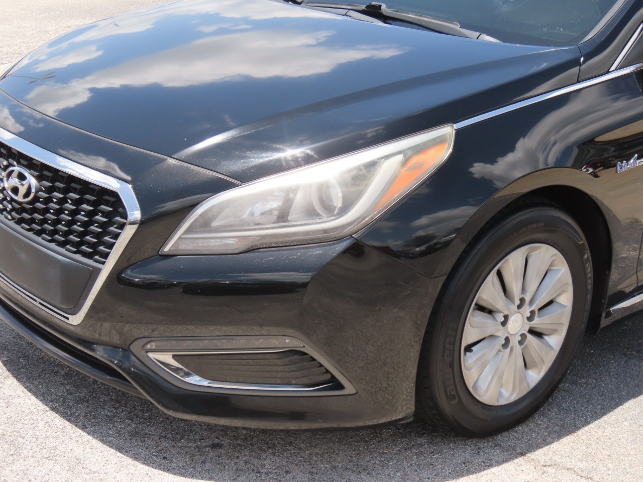 2016 Hyundai Sonata Hybrid SE Eclipse Black at Planet Ford