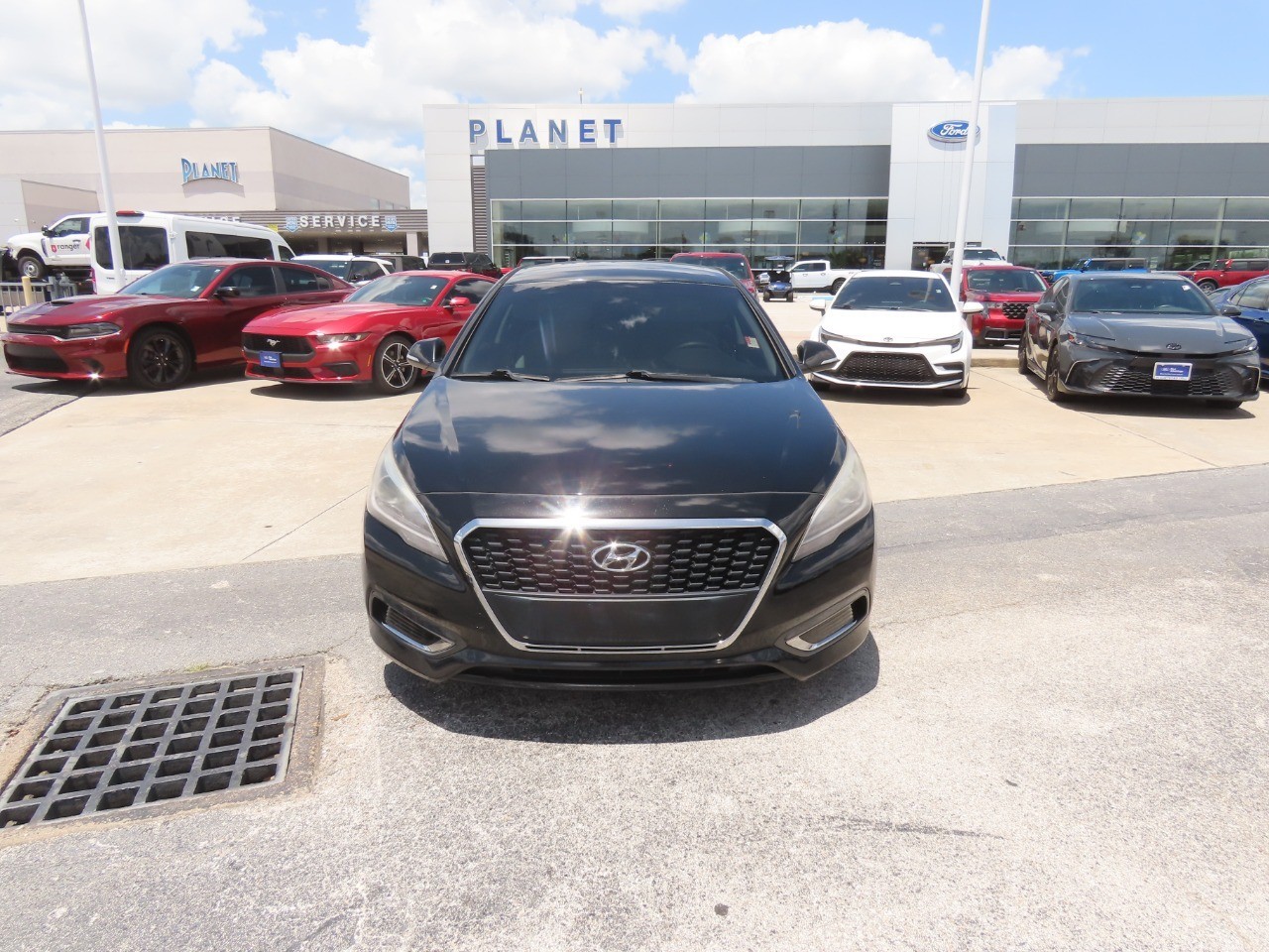 2016 Hyundai Sonata Hybrid SE Eclipse Black at Planet Ford