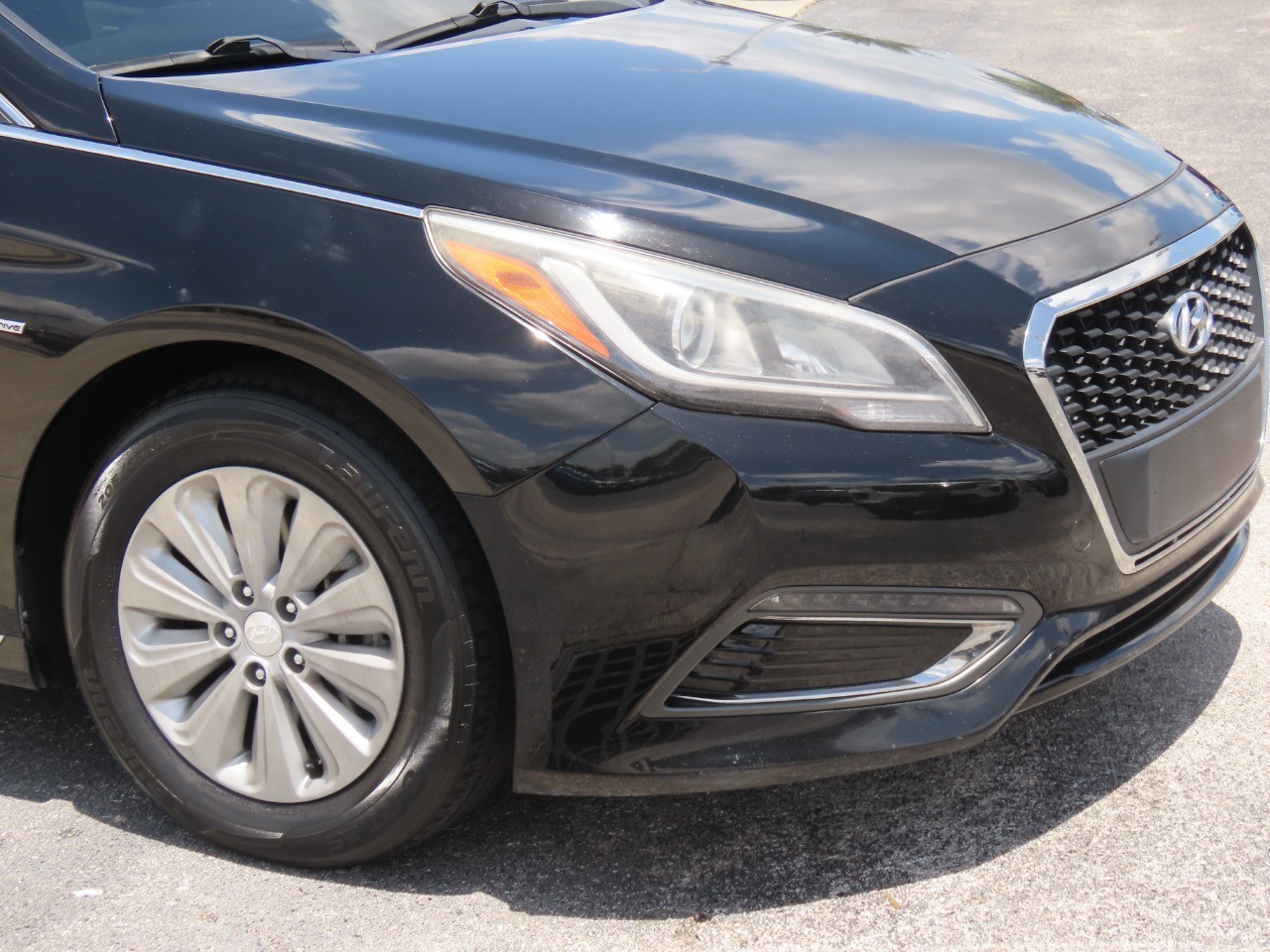 2016 Hyundai Sonata Hybrid SE Eclipse Black at Planet Ford