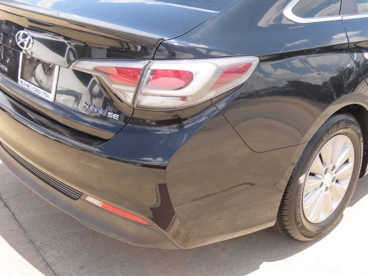 2016 Hyundai Sonata Hybrid SE Eclipse Black at Planet Ford