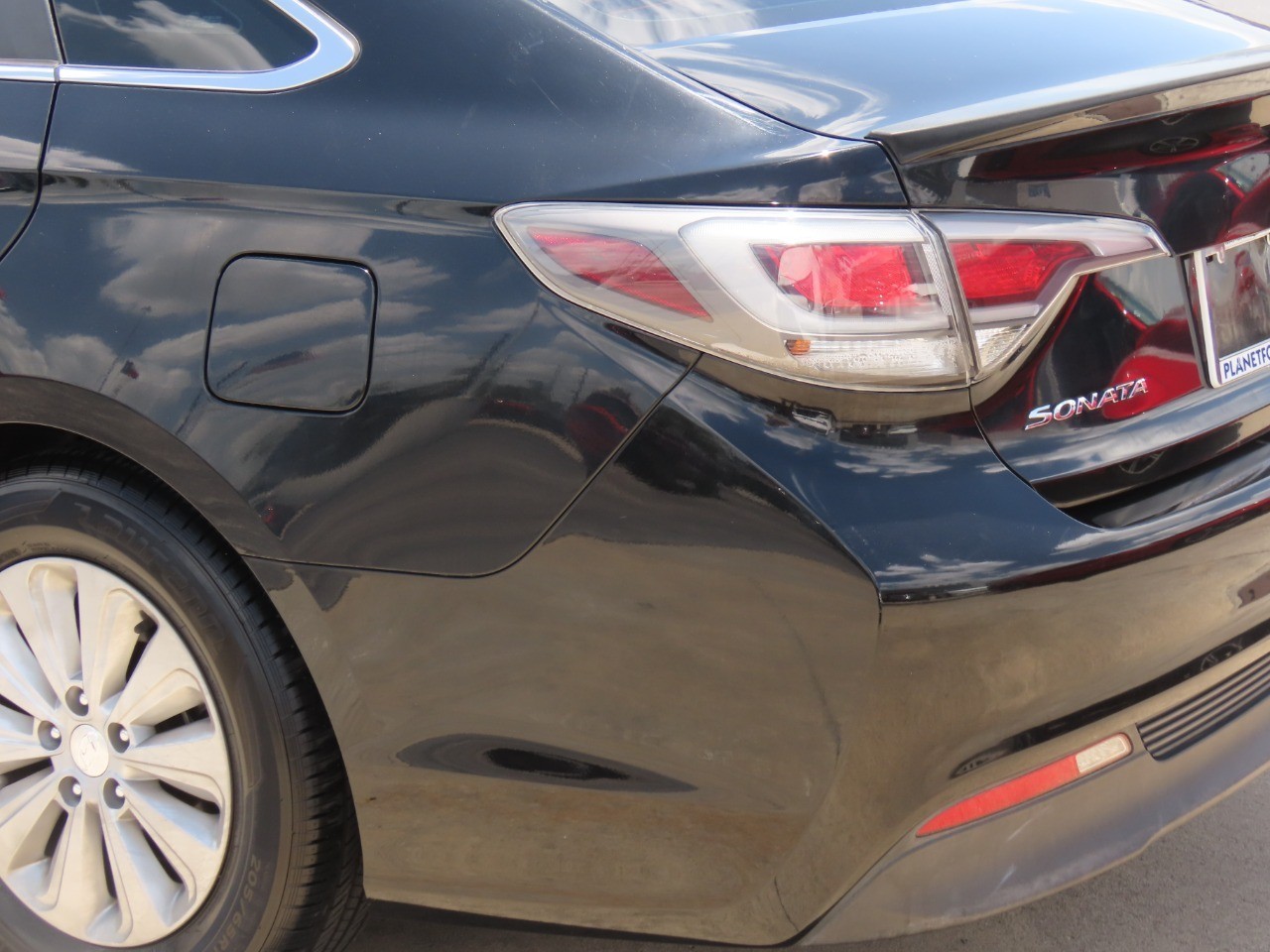2016 Hyundai Sonata Hybrid SE Eclipse Black at Planet Ford