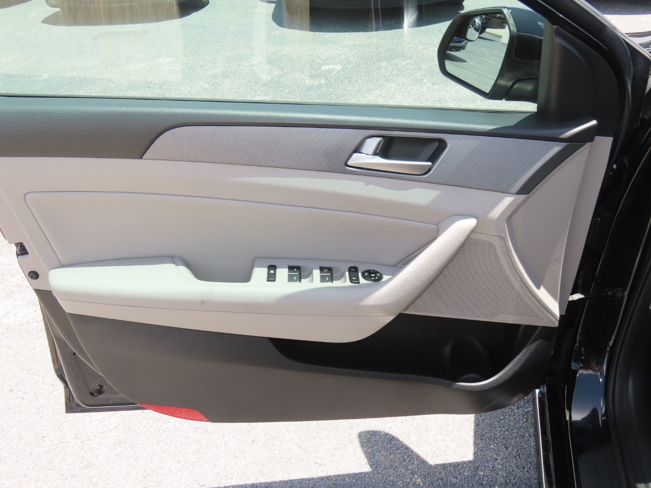 2016 Hyundai Sonata Hybrid SE Eclipse Black at Planet Ford