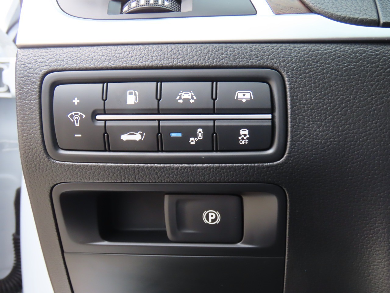 used 2017 Genesis G80 car, priced at $8,999