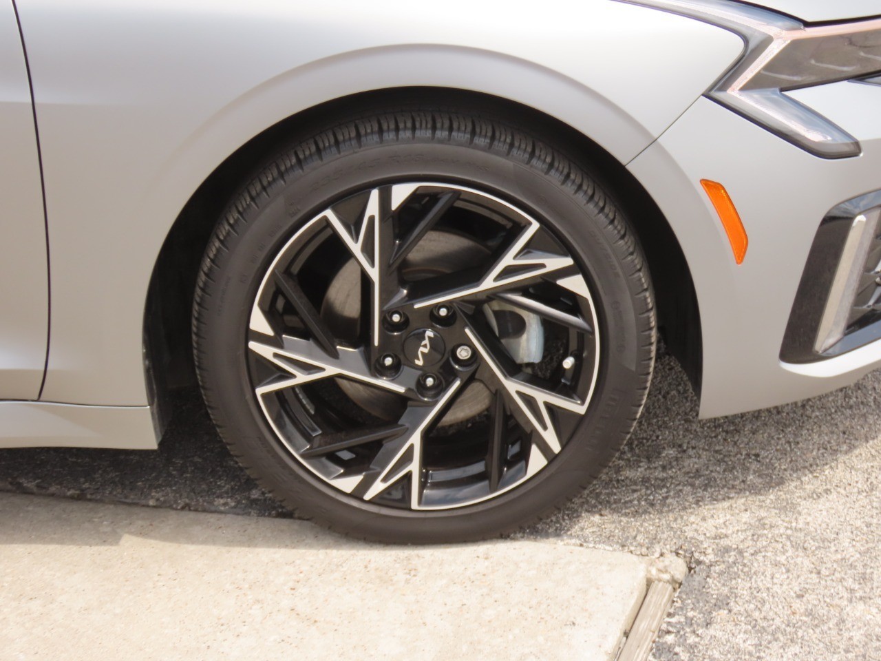 2025 Kia K5 GT-Line - 8