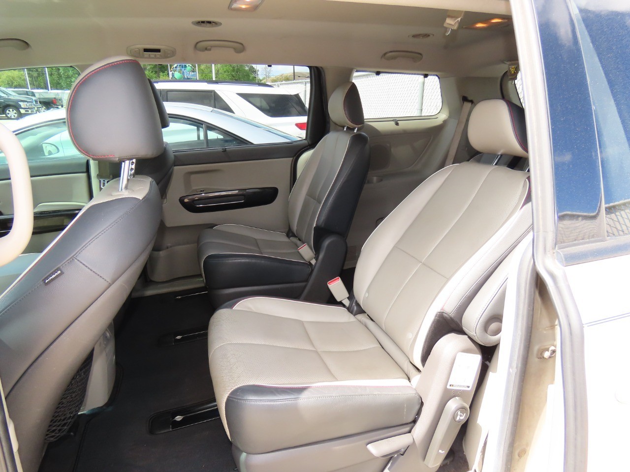 used 2015 Kia Sedona car