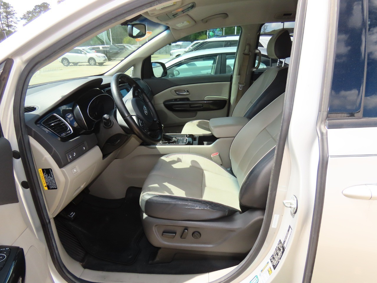 used 2015 Kia Sedona car