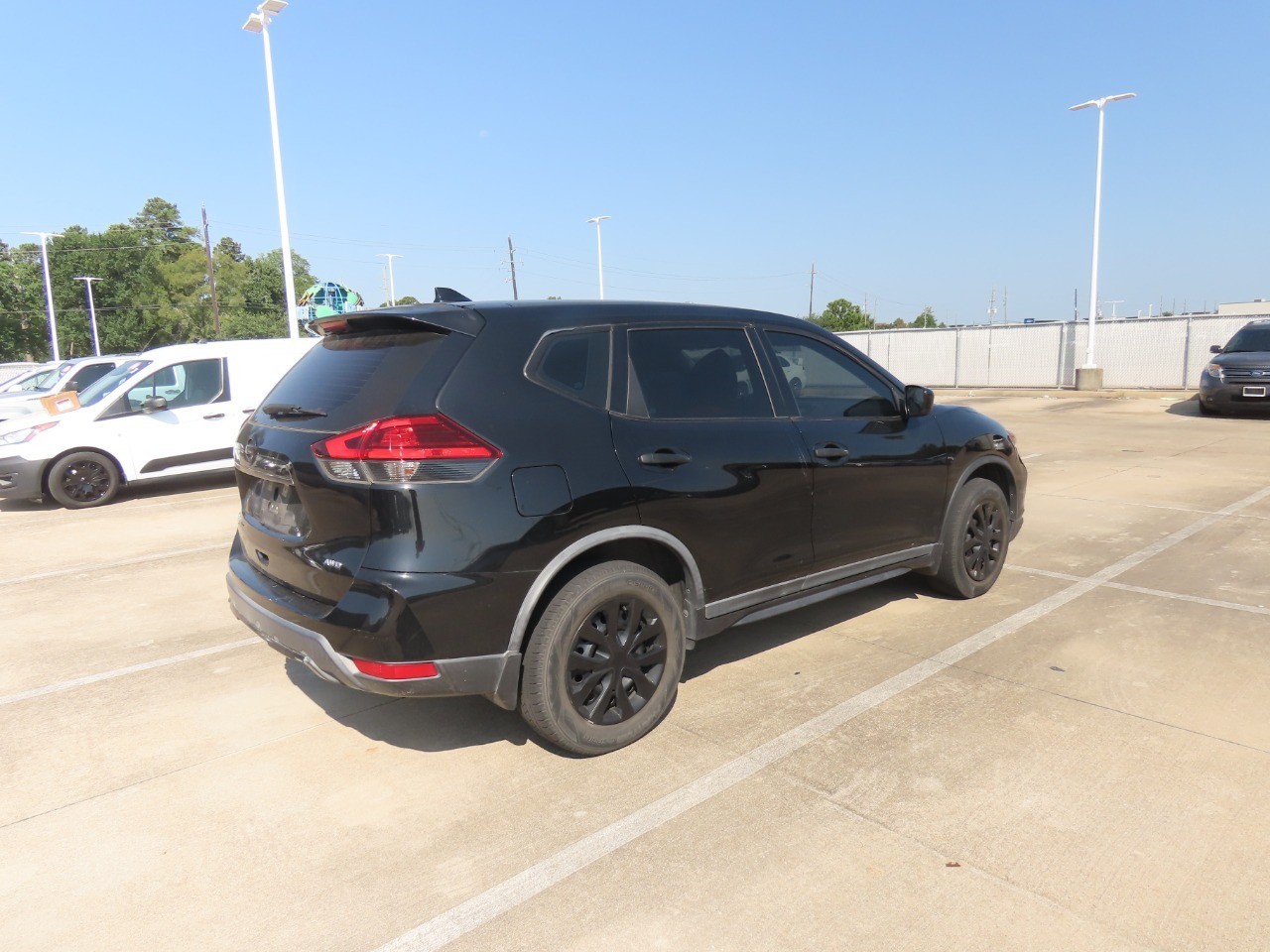 2017 Nissan Rogue S - 10