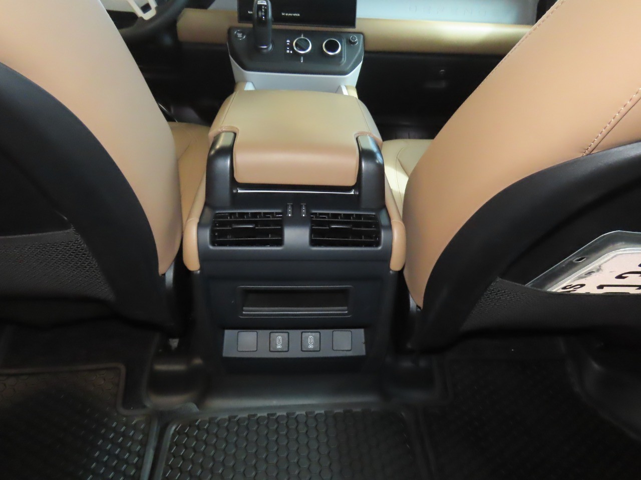 2026 Land Rover Defender photo 17 of 26