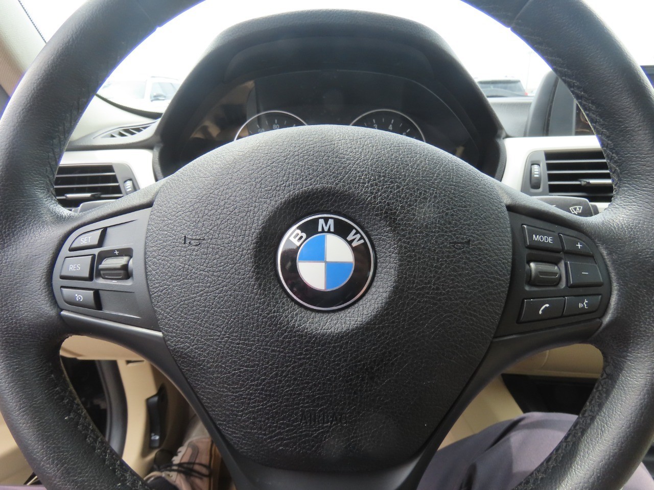 2015 BMW 3-Series photo 26 of 30