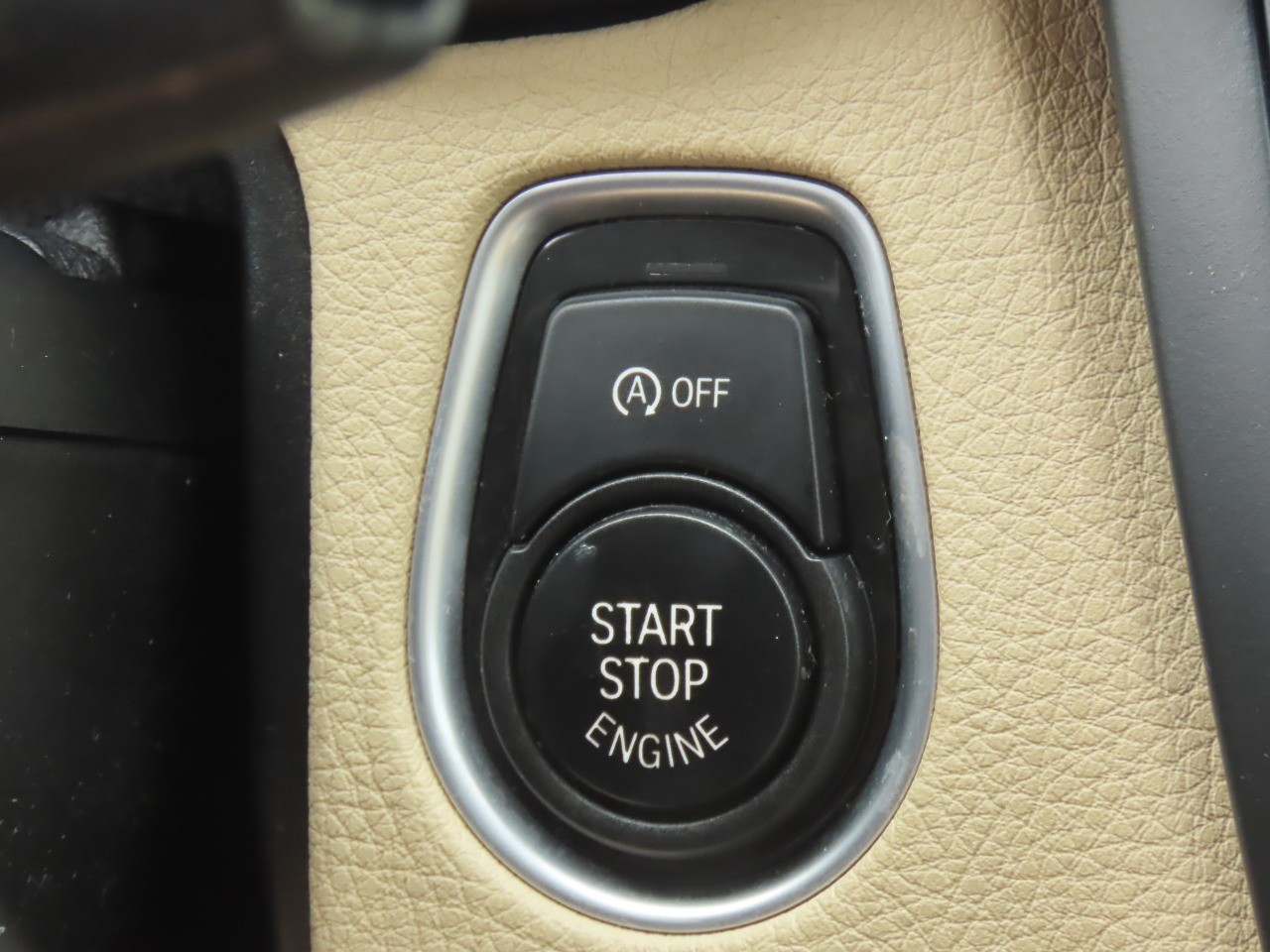 2015 BMW 3-Series photo 28 of 30