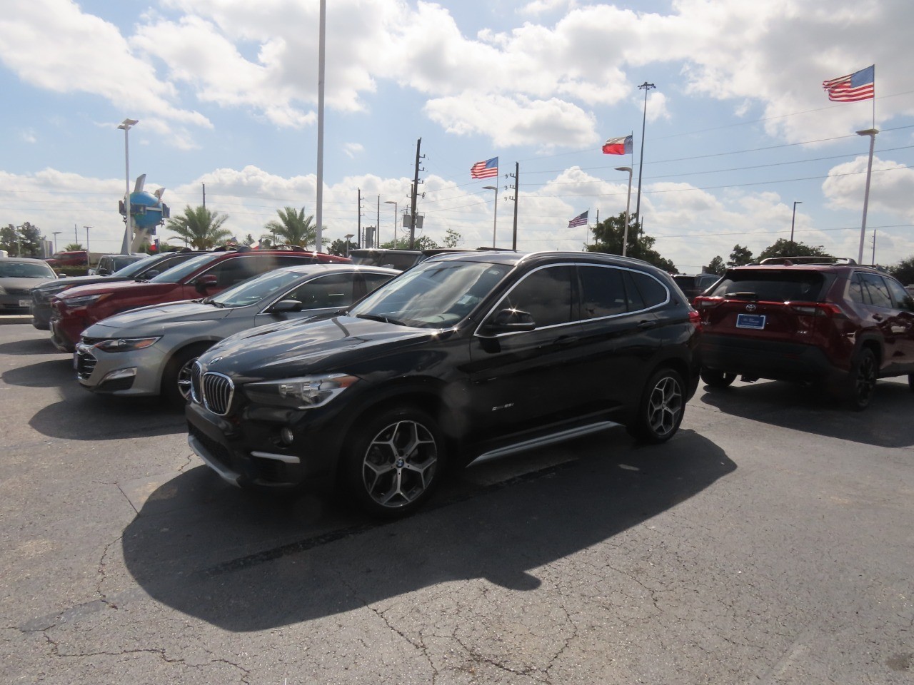2018 BMW X1 photo 2 of 31