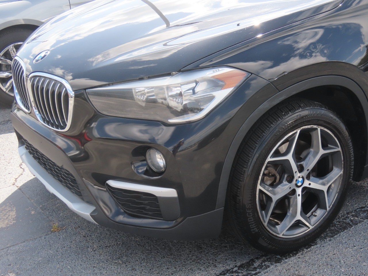 2018 BMW X1 photo 3 of 31
