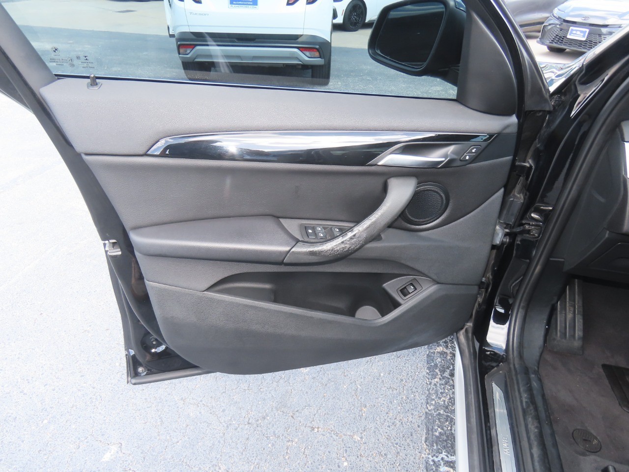 2018 BMW X1 photo 24 of 31