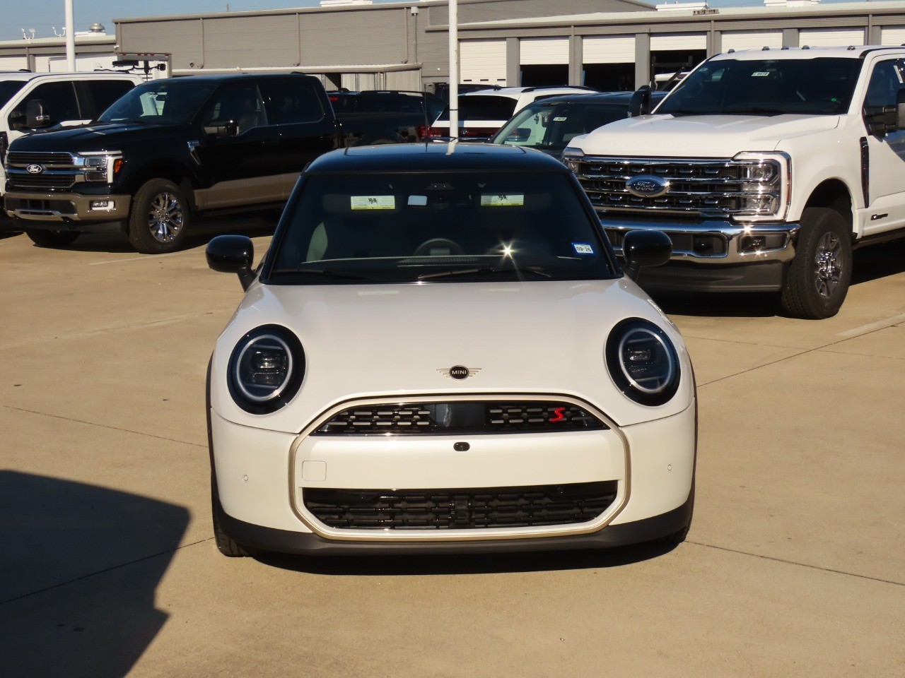 used 2025 MINI Hardtop 2 Door car, priced at $29,999