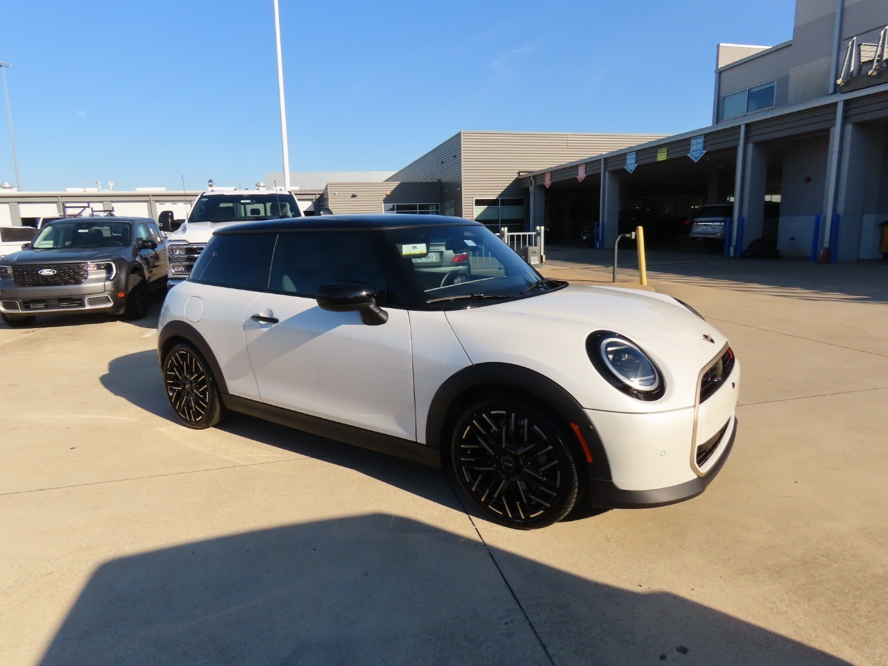 used 2025 MINI Hardtop 2 Door car, priced at $29,999