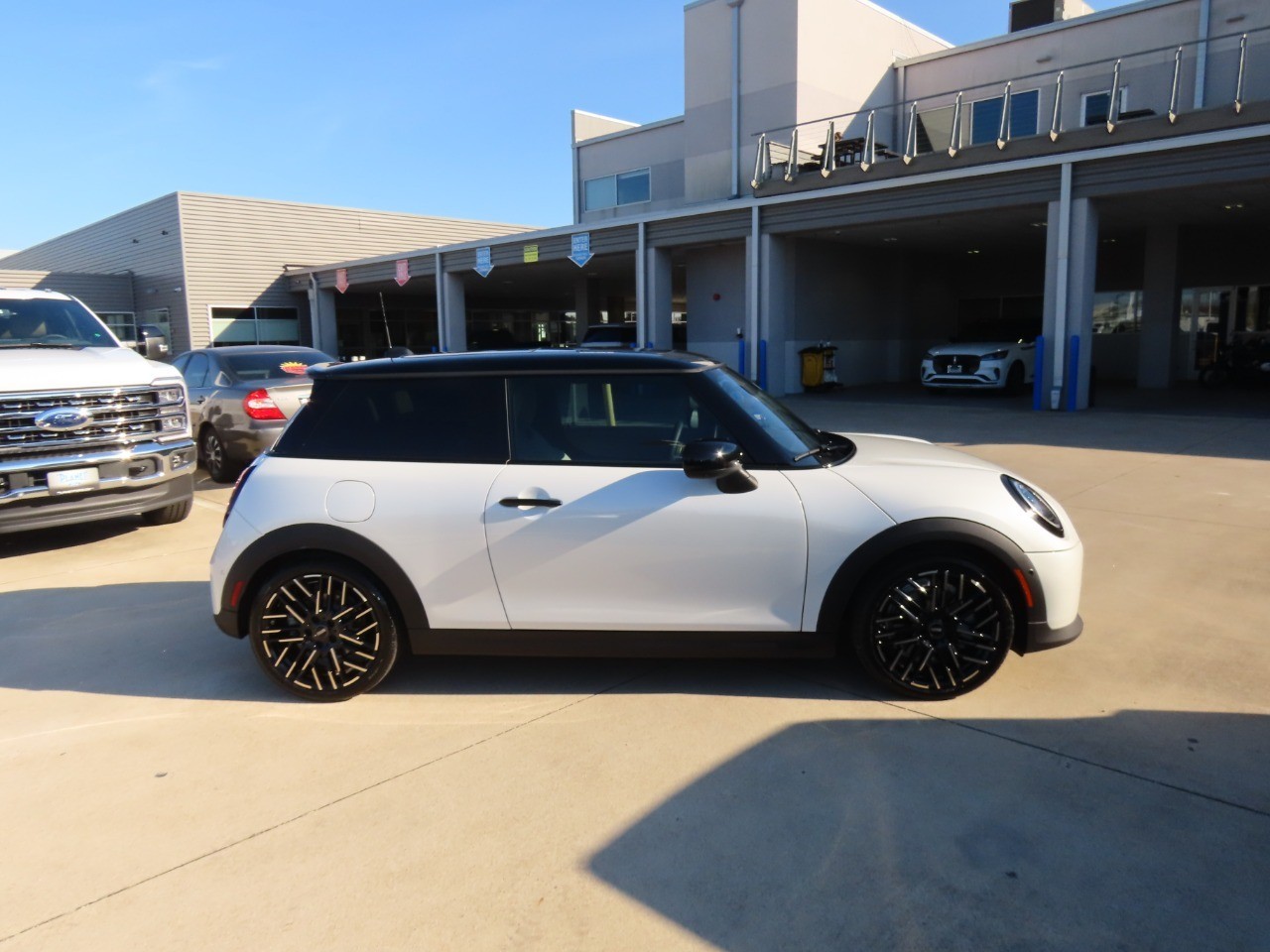 used 2025 MINI Hardtop 2 Door car, priced at $29,999