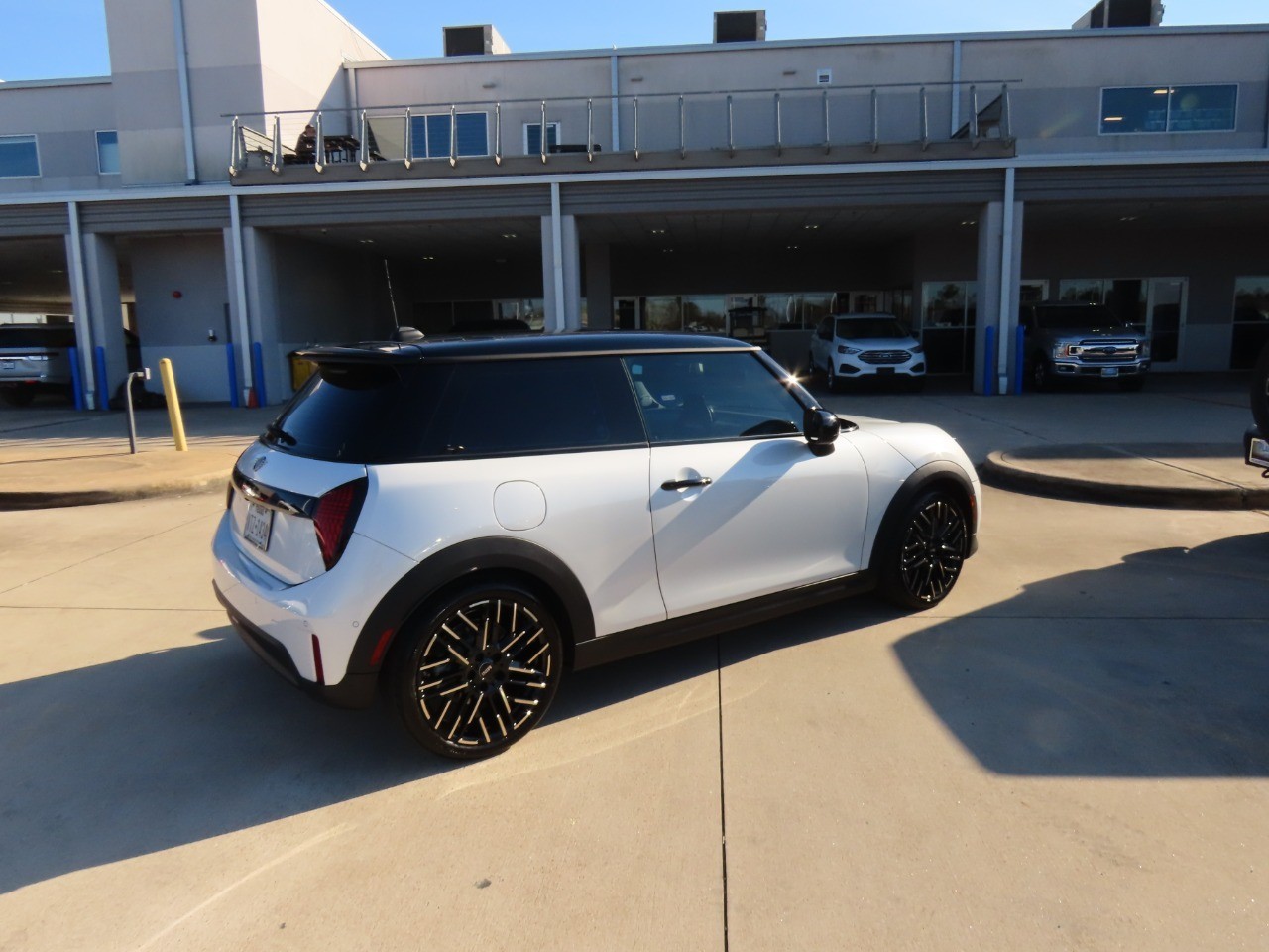 used 2025 MINI Hardtop 2 Door car, priced at $29,999