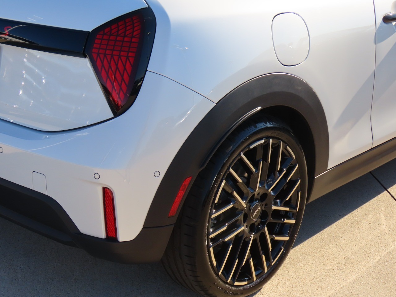 used 2025 MINI Hardtop 2 Door car, priced at $29,999