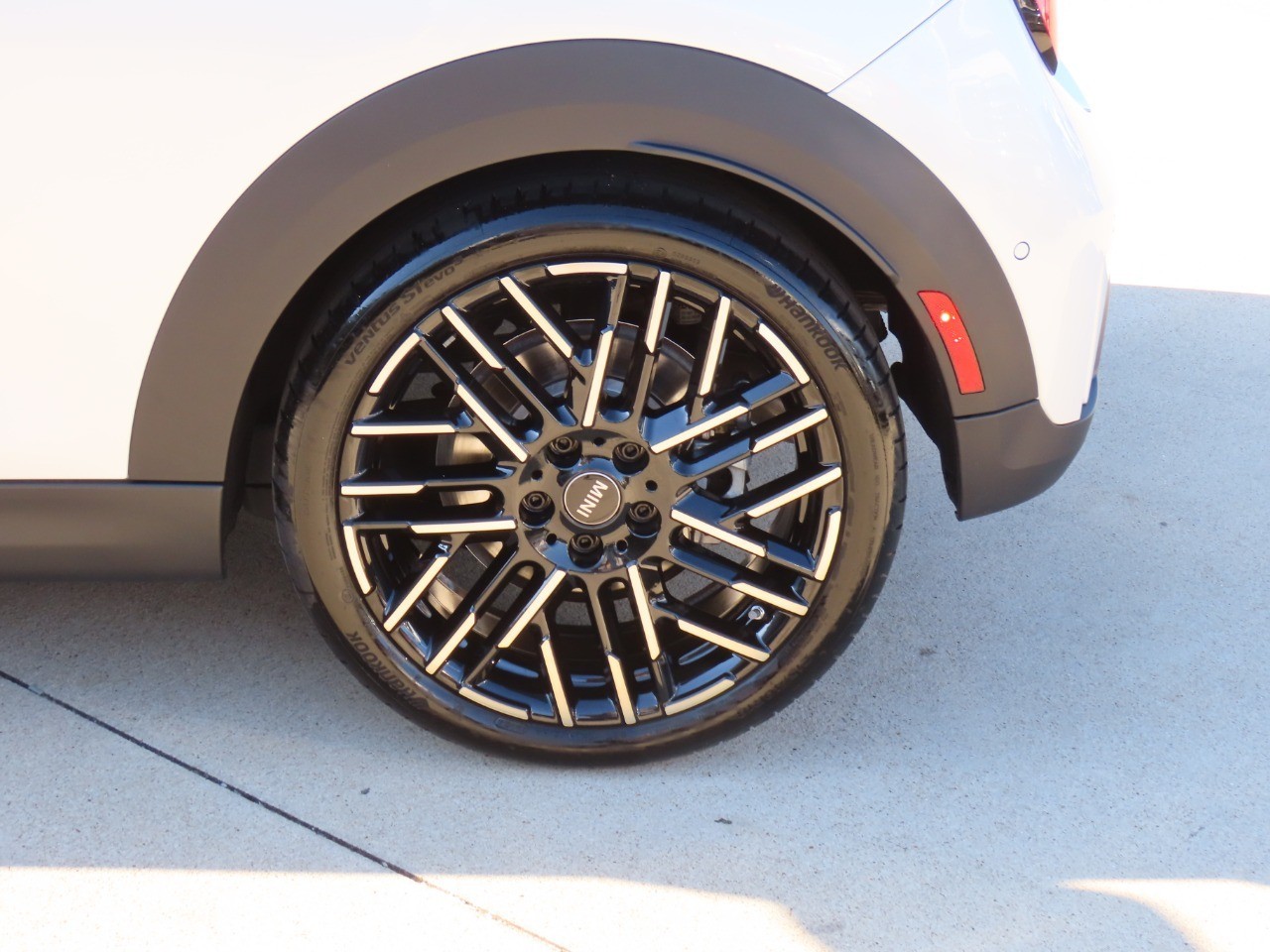 used 2025 MINI Hardtop 2 Door car, priced at $29,999