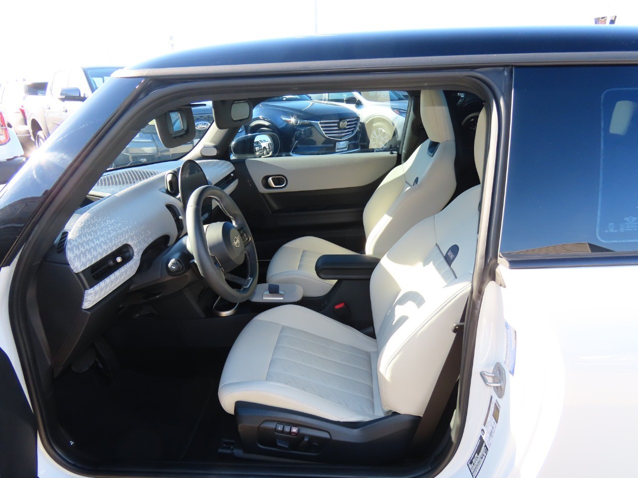 used 2025 MINI Hardtop 2 Door car, priced at $29,999