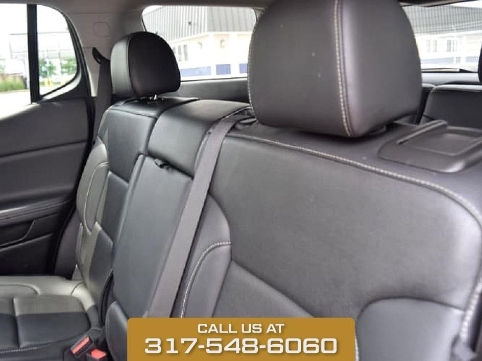 2023 GMC Acadia SLT photo