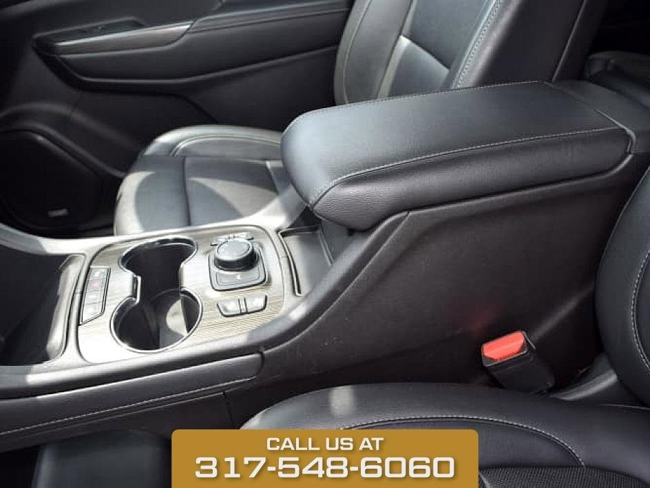 2023 GMC Acadia SLT photo