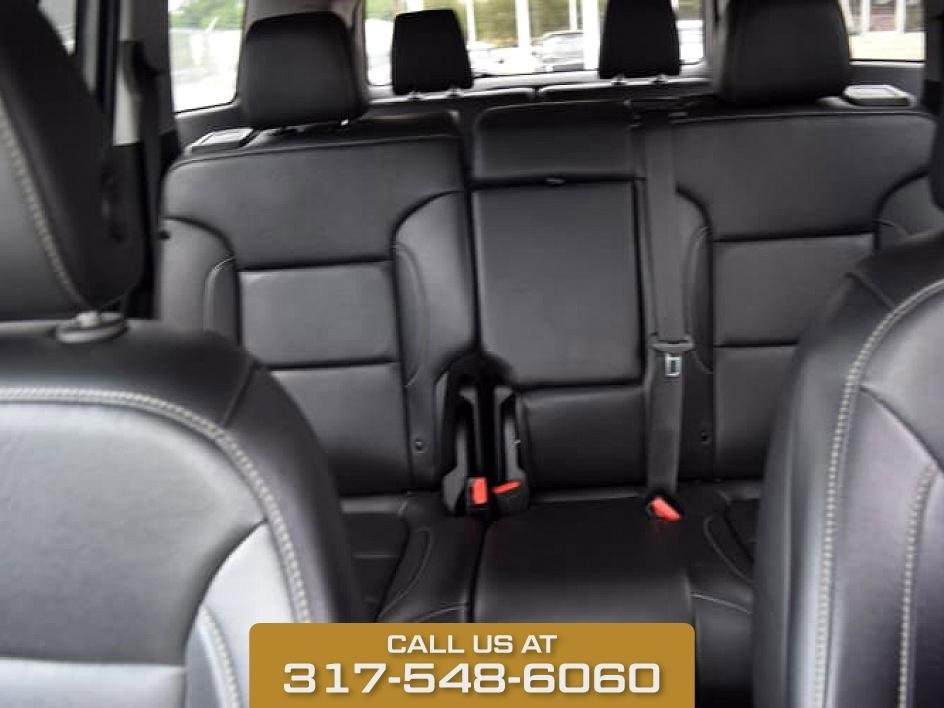 2023 GMC Acadia SLT photo