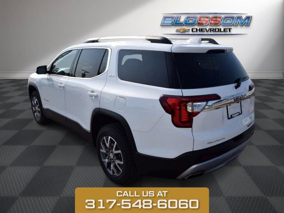2023 GMC Acadia SLT photo