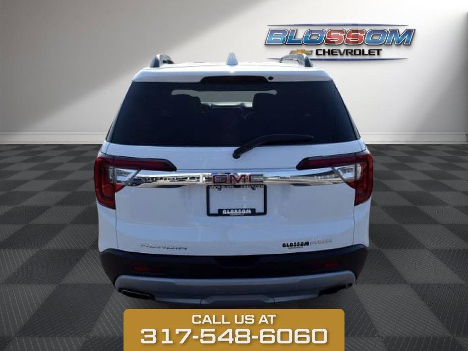 2023 GMC Acadia SLT photo